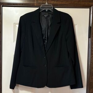 Size 16 Briggs Classic Lined Black Blazer
